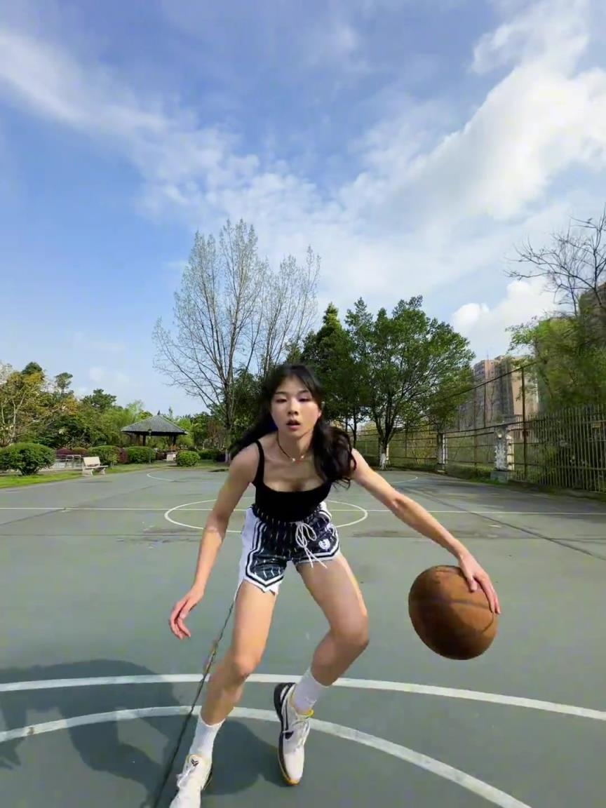 看著有點(diǎn)實(shí)力，敢背打我不？